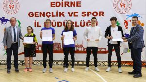 Sporcu ve antrenörler ödüllendirildi