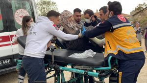 Yaşlı kadını yangından komşuları kurtardı