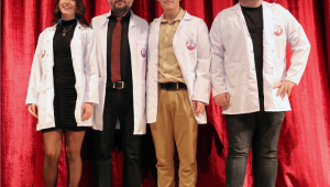 Genç diş hekimleri beyaz önlüklerini giydi