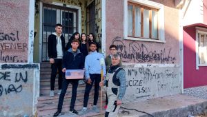 Öğrencilerden emekli öğretmenlere sürpriz