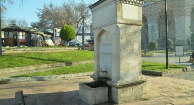 Asker çeşmesi yosunlara teslim