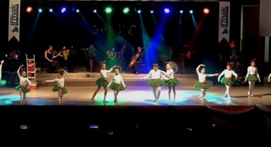 Öğrencilerden yeni yıl gösterisi