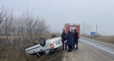 Takla atan otomobildeki çift yaralandı
