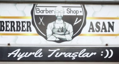 Trakya şivesiyle yazılan berber tabelası gülümsetiyor