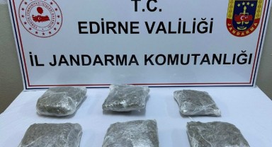 Uyuşturucuyla yakalanan şüphelilere gözaltı