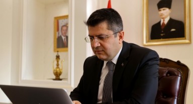 Vali Kırbıyık, “Yılın Fotoğrafları”nı oyladı