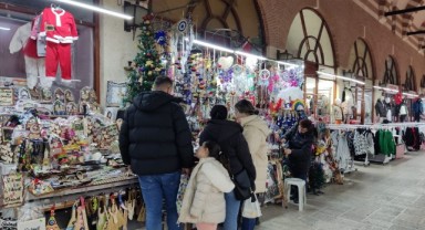 Yılbaşı süslerine yoğun ilgi