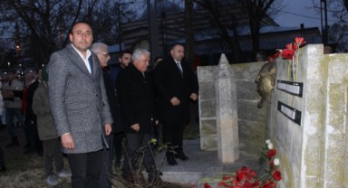 CHP’li gençler usta gazeteci Mumcu’yu andı