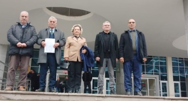 İYİ Partili Çapkur mazbatasını aldı