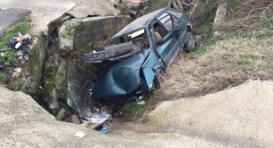 Köprünün duvarına çarpan sürücü öldü