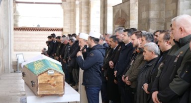 Vefat eden üniversite öğrencisi  son yolculuğuna uğurlandı