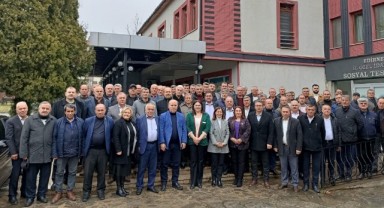 AK Parti heyeti, muhtarlarla buluştu