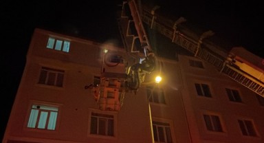 Çatı katında çıkan yangın korkuttu
