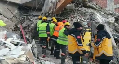 Enkaz altından 54 saat sonra kurtarıldı