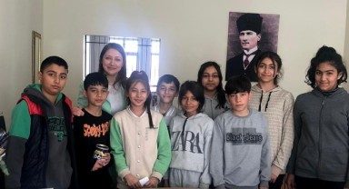 Harçlıklarını afetzede aileye bağışladılar