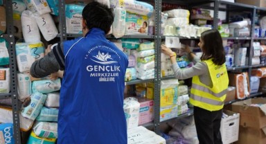 Üç arkadaş gece gündüz yardıma koşuyor