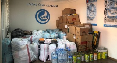 'Yarası olanın yarasını sarmaya and içmiş insanlarız'