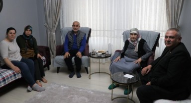Eşyalı evini depremzede aileye açtı