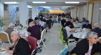 Huzurevinde İftar programı düzenlendi