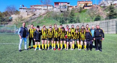 Kadın futbol takımı evinde mağlup
