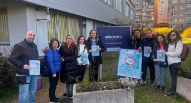 Öğretmenler ‘Akran Zorbalığı Kursu’ için Prag'da