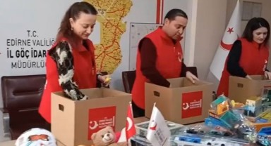 Oyuncaklar deprem bölgesine ulaştı