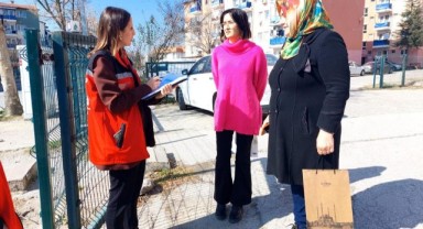 Psikosoyal destek ekipleri afetzedeleri ziyaret ediyor