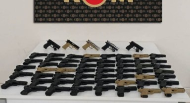 Sınır Kapısı'nda 59 ruhsatsız tabanca ele geçirildi