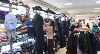 Sosyal market yeni yerinde hizmet verecek
