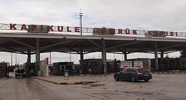 Sınır kapılarında oy vermeye başlandı