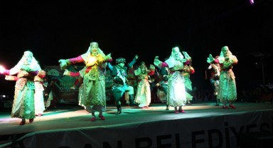 4 ülkeden 250 çocuk, danslarıyla Keşan’ı salladı