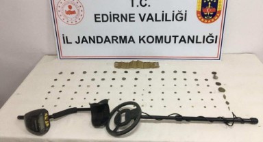 Bir evde 93 sikke bulundu