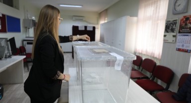 Çifte vatandaşlar sandık başına gitti
