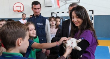 Çocuklar hayvan sevgisini pekiştirdi