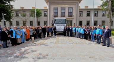 Deprem bölgesine gıda yardımı sürüyor
