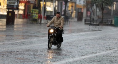 Edirne’yi sağanak ve dolu vurdu