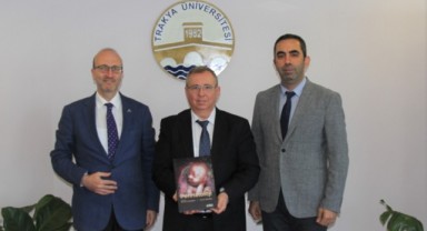 Sayın ve İnan’dan Tabakoğlu’na kitap takdimi
