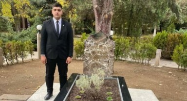 Türkeş kabri başında anıldı
