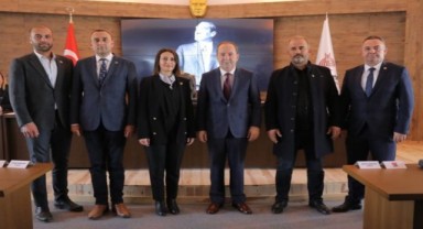 Yeni meclis üyeleri görevde