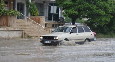 Edirne sağanak yağmura teslim
