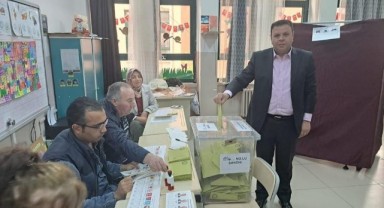 Milletvekili adayları oylarını kullandı 