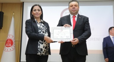 Milletvekilleri mazbatalarını aldı