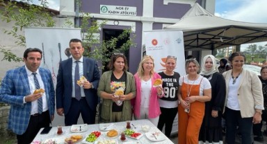 Vatandaşlara yöresel yemek ikramı