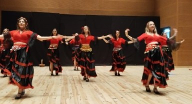 Folklor gösterilerine tam not