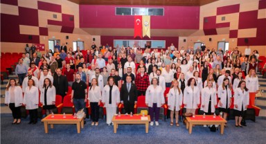 Geleceğin eczacılarına beyaz önlük töreni