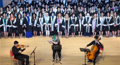 144 öğrencinin mezuniyet coşkusu