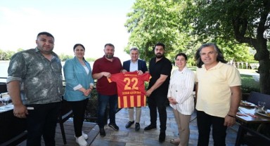 Bakan Bak'a Edirnespor forması