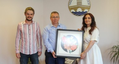 İllüstratör Gündüz’den Tabakoğlu'na ziyaret