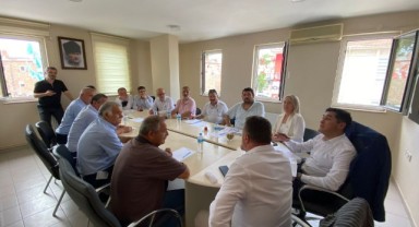 İYİ Parti, tüm belediyelere talip