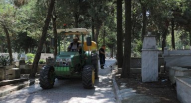 Mezarlıklarda ilaçlama çalışması